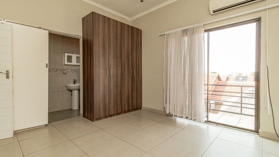 To Let 3 Bedroom Property for Rent in Cashan North West